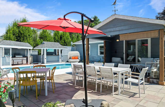 Lake Geneva Retreat with Heated Saltwater Pool – Available for Monthly & Mid-Term Rentals Gallery 1