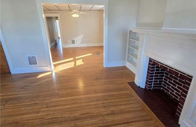 217 Hartwell Road Gallery 2