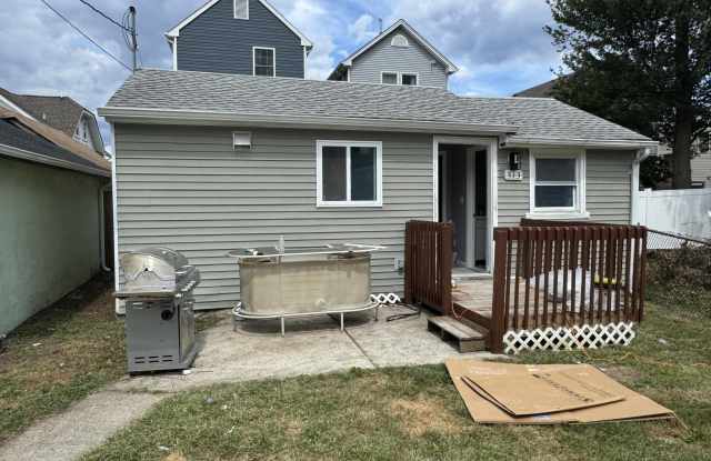 313 Lorillard Avenue photos photos