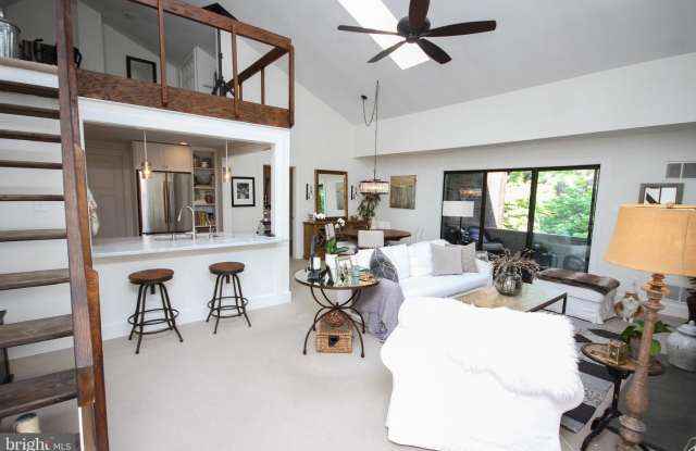 1805 MOUNTAIN VIEW DR Gallery 3