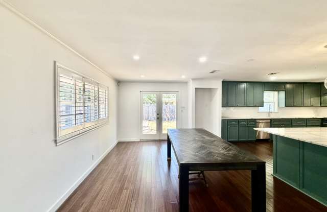 302 Dolphin Pl Gallery 3