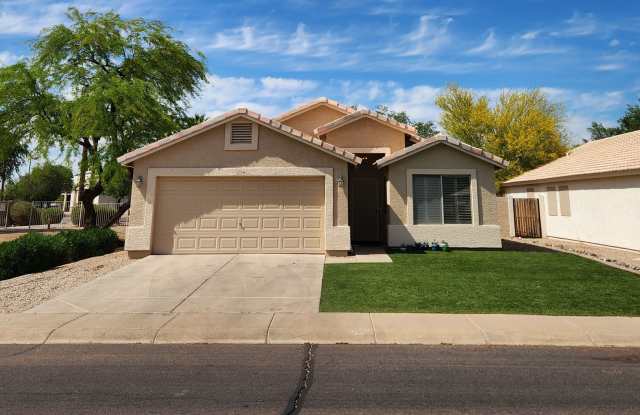 3 Bedroom Home in Westbank Estates Near E Ray Rd and S Cooper Rd! photos photos