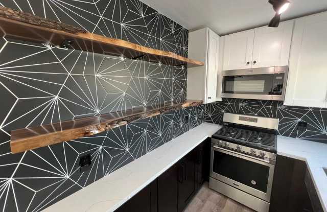 2019 Reed Ave. Gallery 3