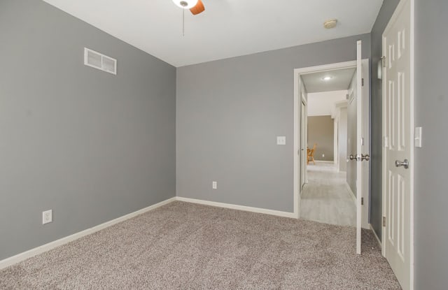 1998 South Osage StreetBEDROOM 2A - 679459https://livehomeroom.com/212 - 1998 South Osage Street, Independence, MO 64055