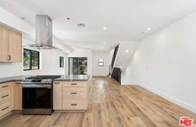5806 Kester Avenue Gallery 2