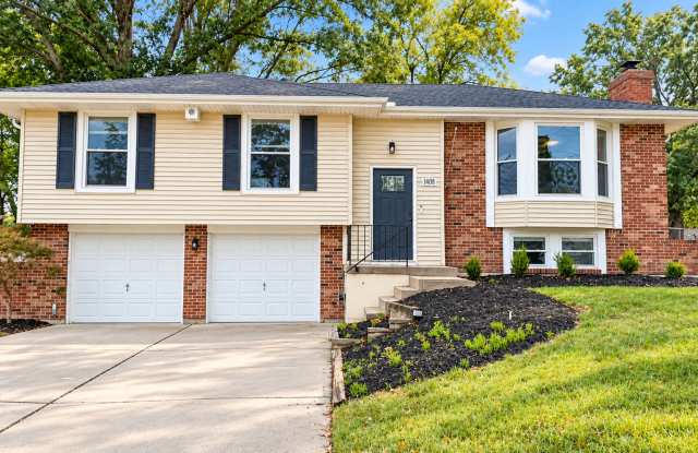 **More Space, More Style, More Savings—Move In by November 1 and Get One Month FREE!** Gallery 1