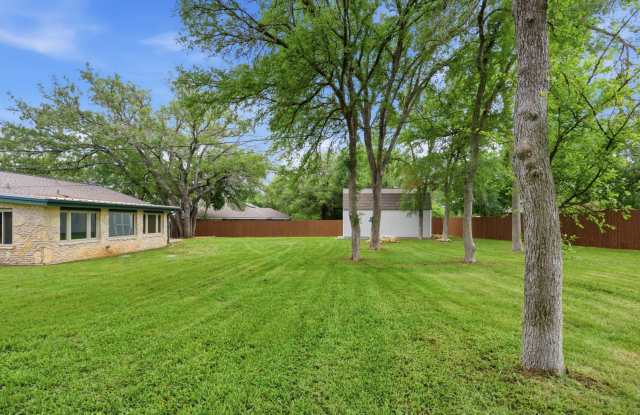 Salado Home in Rural Subdivision Gallery 3