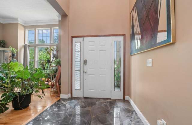 677 Montmorency Drive S Gallery 3