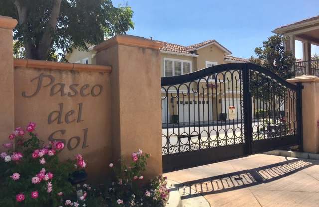 4 bed, 3 bath townhome in desirable Paseo Del Sol Community! photos photos