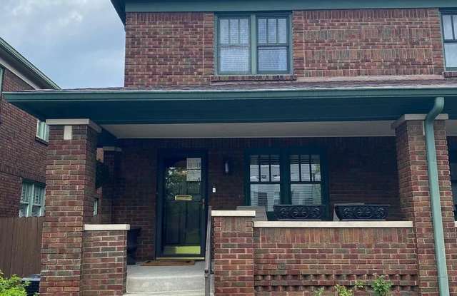 Spacious Downtown Indy Townhouse with Charm  Modern Comforts photos photos