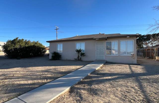 3 Bedroom 1 Bathroom House with Huge Fenced Yard Near Schools, Park & Community Pool photos photos