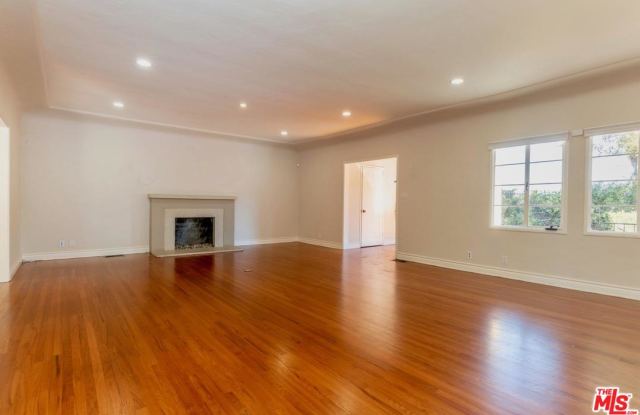 4310 CEDARHURST Circle Gallery 3