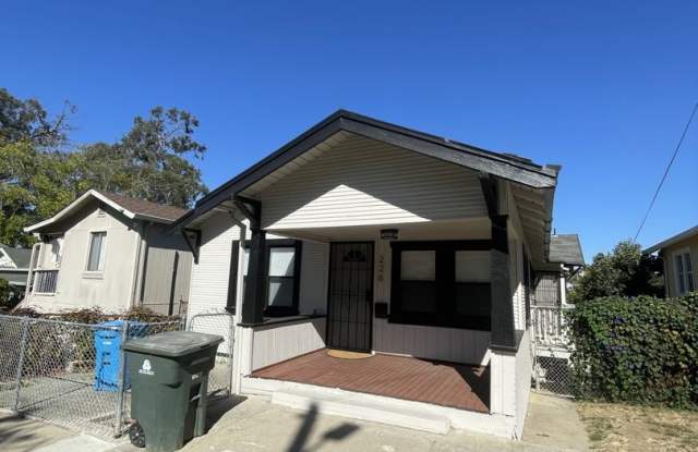 Cute 3 Bedroom 2 Bath house Gallery 4