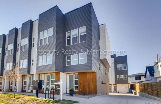 2 Bed/2.5 Bath, 1,366 Sqft - 1927 W 46th Ave #10 Denver, CO 80211 - 1927 West 46th Avenue, Denver, CO 80211