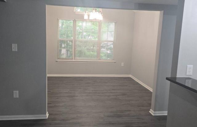 9605 LAKE POINTE Court Gallery 3