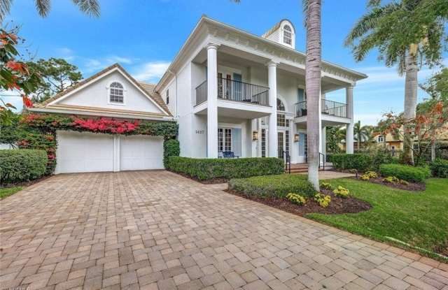 1427 Hemingway photos photos