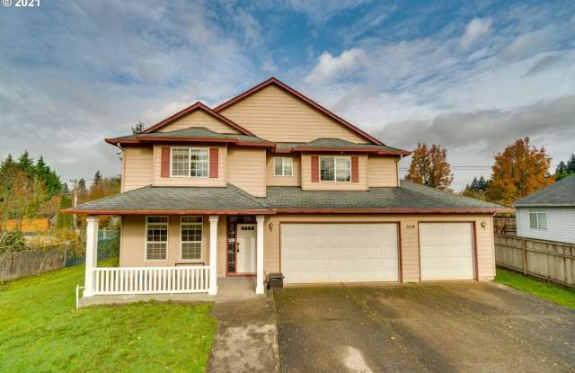 ***HALF MONTH RENT FREE***FANTASTIC 4 Bed 2.5 Bath Home in Salmon Creek! HUGE side yard and back yard! Extra large private driveway! photos photos ***HALF MONTH RENT FREE***FANTASTIC 4 Bed 2.5 Bath Home in Salmon Creek! HUGE side yard and back yard! Extra large private driveway! photos photos