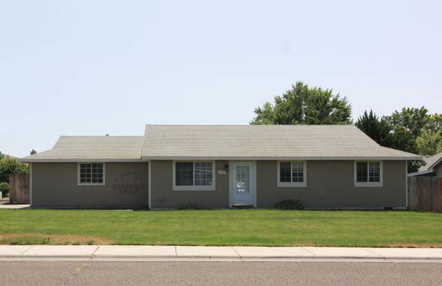 3 Bedroom, 2 Bath Home in West Richland photos photos