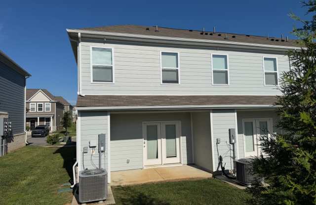 3 BR/2BA | Newly Renovated Single Family Home | Covered Patio | In Columbia! Gallery 3