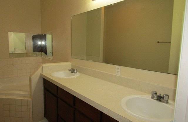 2408 Sierra Gallery 4
