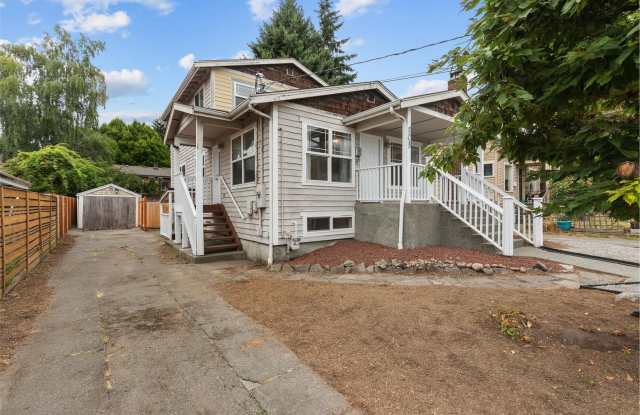 Spacious 6 Bed 3 Bath home in Ravenna photos photos