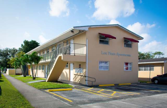 Los Pinos photos photos