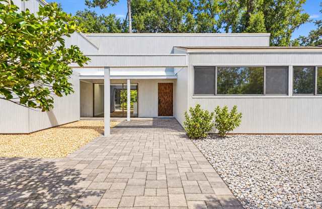 A one of a kind Architectually designed home in SW Idylwild neighborhood Gallery 1