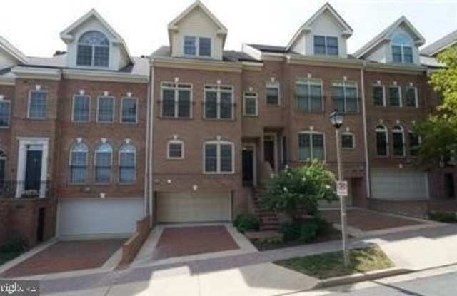 1588 N COLONIAL TERRACE - 1588 North Colonial Terrace, Arlington, VA 22209