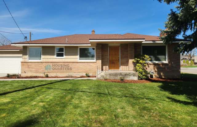 Beautiful single family home just minutes from Argonne and Upriver Drive! photos photos