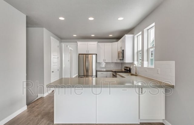 9834 N Willowbank Dr - 9834 North Willowbank Drive, Highland, UT 84003