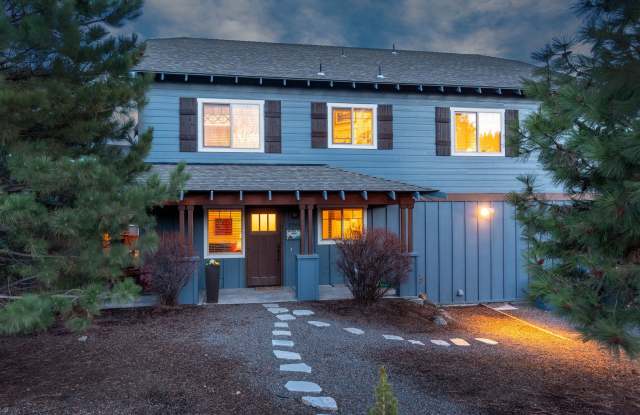 Beautiful Awbrey Butte ADU cottage w attached garage photos photos