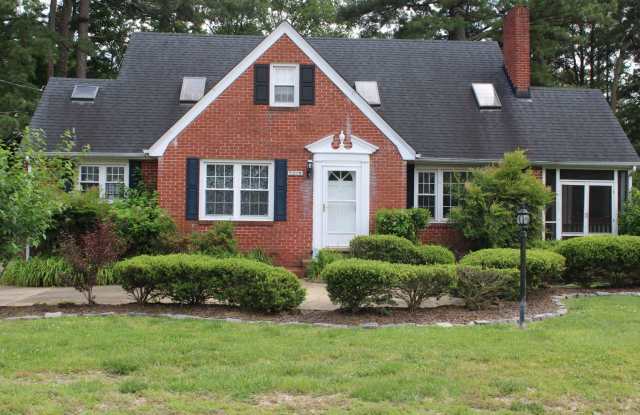 Spacious 4-Bedroom Home with Pool! "ASK ABOUT OUR ZERO-DEPOSIT OPTION" photos photos