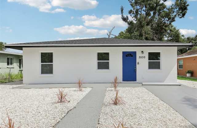 Beautifully Remodeled 4-bedroom, 2-bathroom rental home in Sarasota photos photos