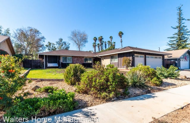 535 Howe Place - 535 Howe Place, Escondido, CA 92025
