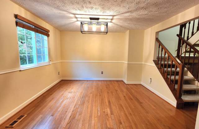 1610 BARNSTEAD Drive Gallery 3