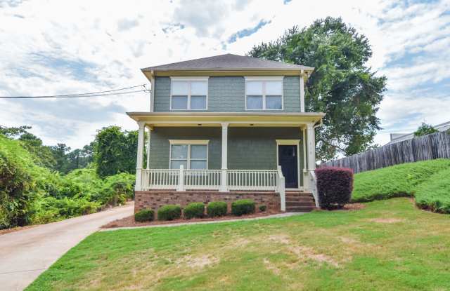 Four Bedroom Available Near Five Points photos photos