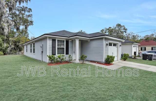 549 63rd St E - 549 West 63rd Street, Jacksonville, FL 32208
