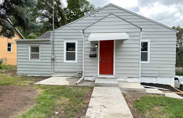 2 Bedroom with 3 Stall Attached Garage photos photos