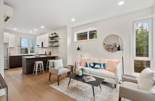 Beautiful Eastlake Condo photos photos