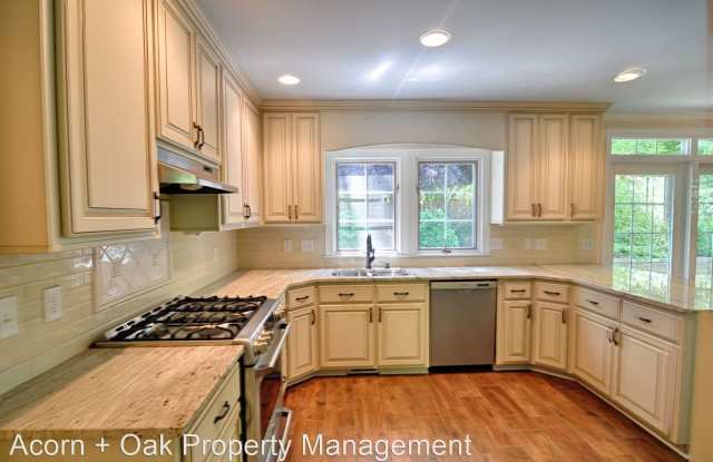 6713 Falconbridge Gallery 2