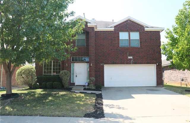 513 Pineview Lane - 513 Pine View Lane, Fort Worth, TX 76140