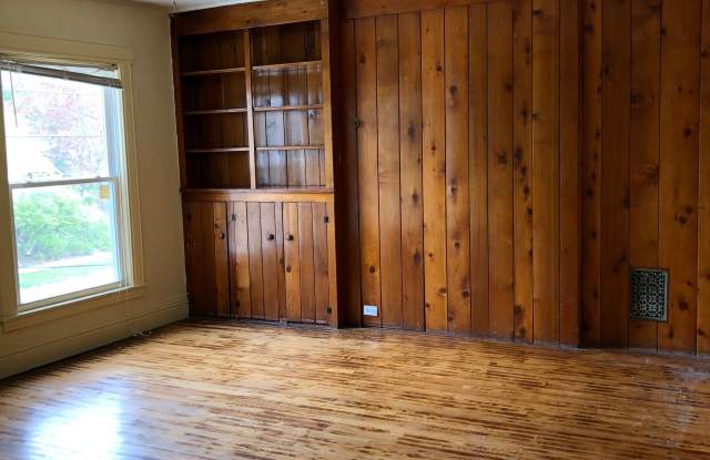 809 West Water Street - 2 Gallery 2