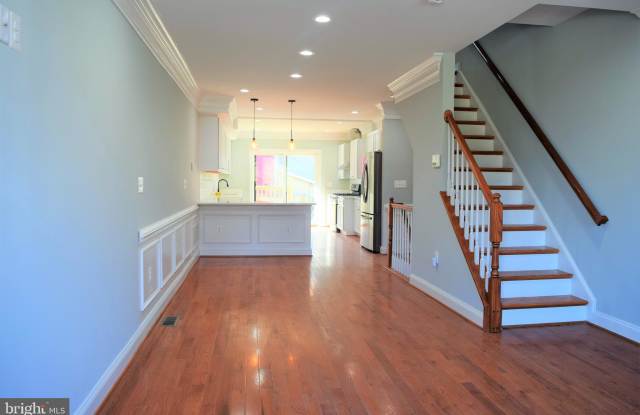 1742 JOHNSON STREET Gallery 4
