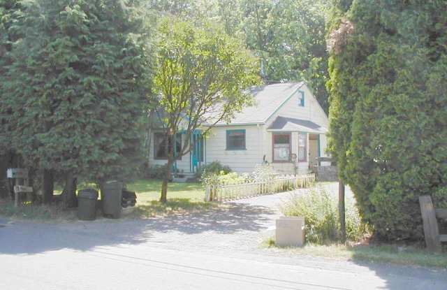 Charming 2bd 1ba Home with Detached Garage photos photos