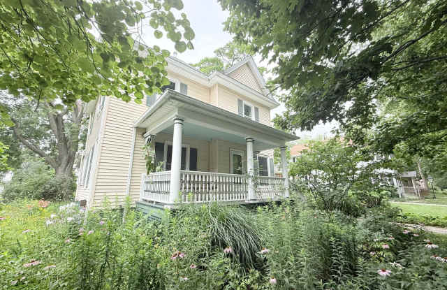 Beautifully Updated 3BR Home with Bonus 3-Season Room & Fenced Yard photos photos Beautifully Updated 3BR Home with Bonus 3-Season Room & Fenced Yard photos photos