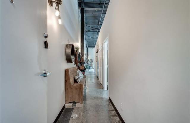 5200 Peachtree Road Gallery 2