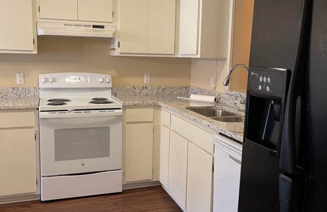 2 Bedroom, 1.5 bathroom townhome located in a quiet neighborhood. Amenities can be transferred!  Call 501-922-9997 to set up a showing today! Gallery 4