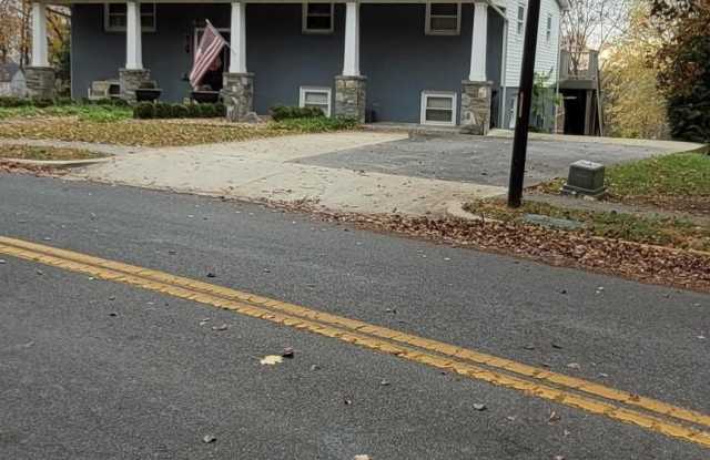 557 BELLVIEW Avenue photos photos