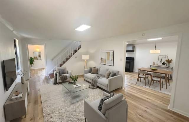 4bed/2full bath Single Family Home in Penn Hills - 10318 Lindberg Avenue, Allegheny County, PA 15235