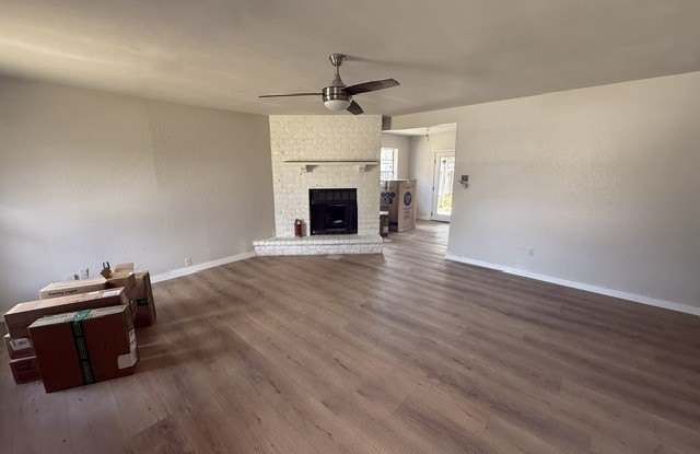 2210 Meadowglen Drive Gallery 3